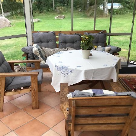 Villa Almagarden Lantlig Miljoe Svängsta Exterior foto