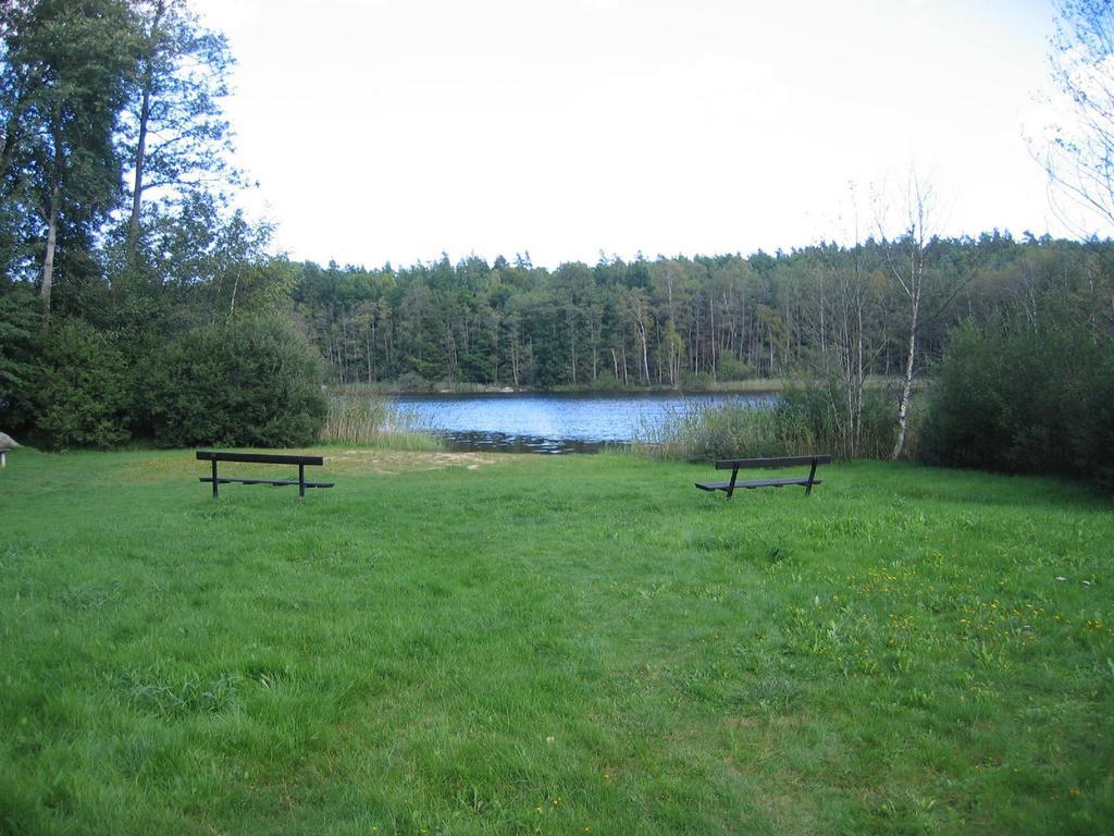 Villa Almagarden Lantlig Miljoe Svängsta Zimmer foto